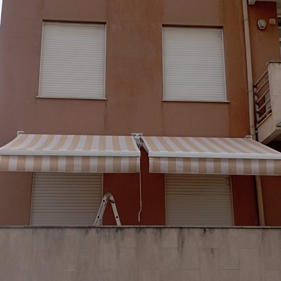 Tolde de braços extensivos